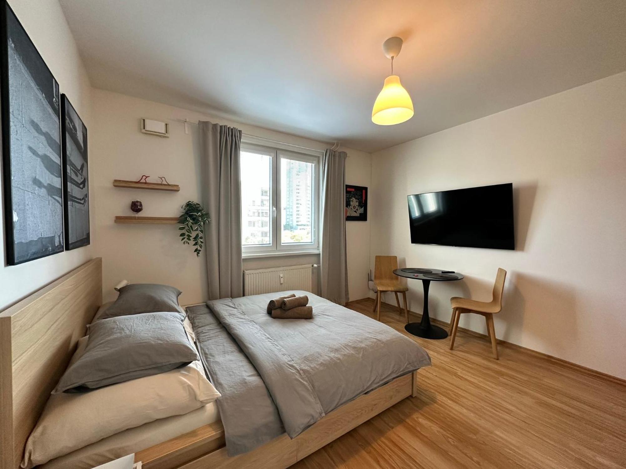 Cozy Studio Apartment In The Wider Center Bratislava Exterior photo